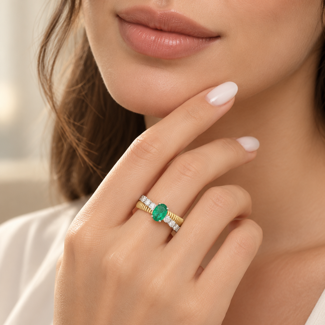 18K Yellow Gold Natural Emerald &amp; Diamond Ring