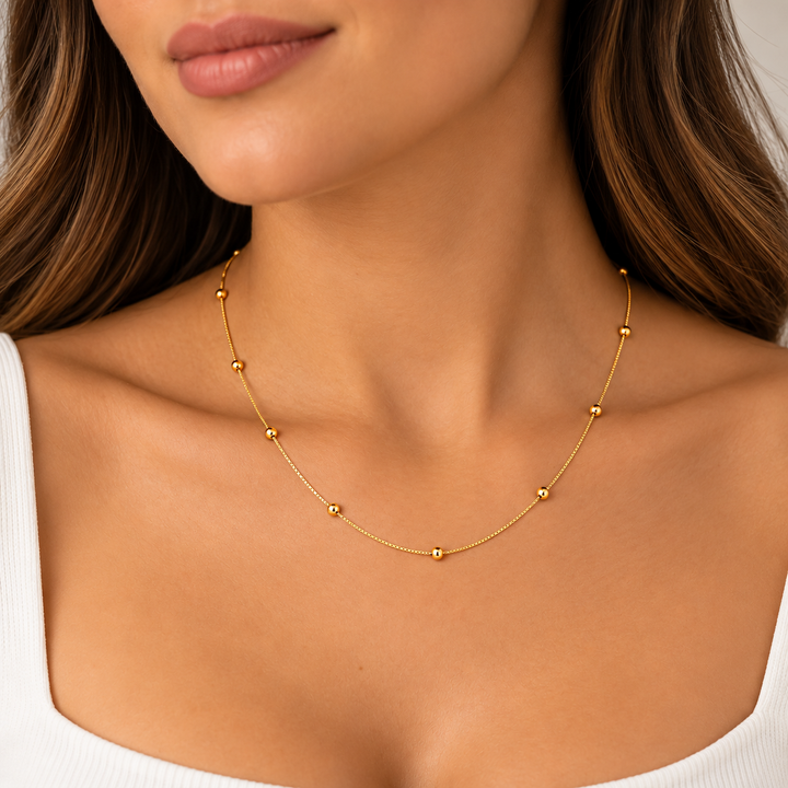 Collar de bolas de oro de 18 quilates - Tamaño: 16,7 pulgadas - Colgante: 10 bolas de 3,0 mm - Metal: Oro amarillo de 18 quilates