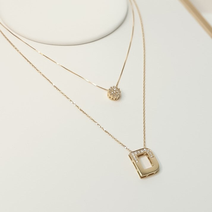 Diamond Point Necklace in 18k Gold