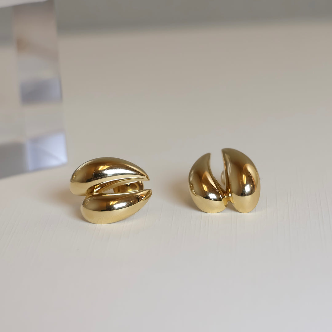 Double Teardrop Earring in 18k Gold