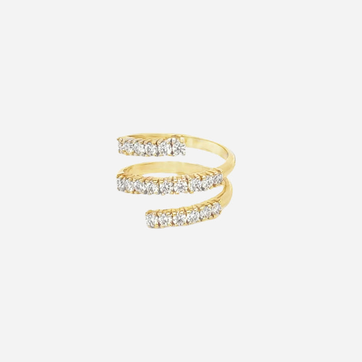 Luxurious Spiral Ring in 18K Gold