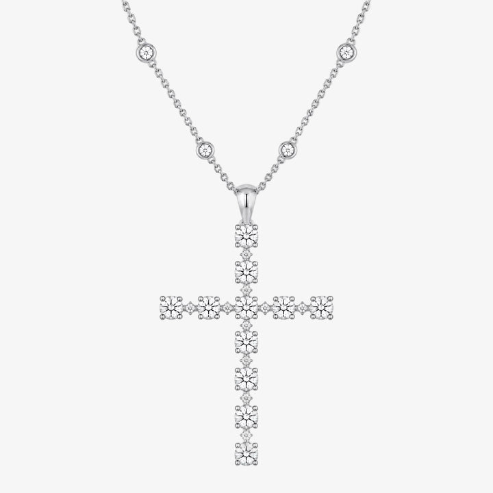 Collar de cruz blanca de oro de 18 quilates de 41 mm con diamantes