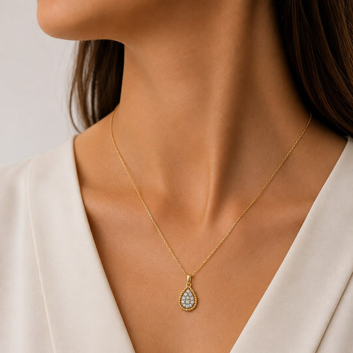 18k Yellow Gold Drop Diamond Necklace