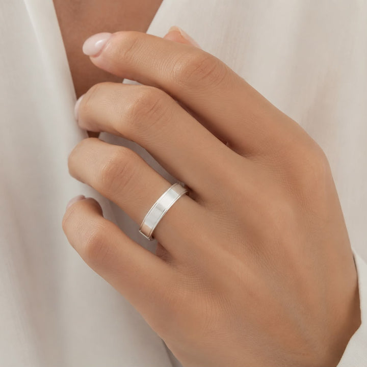 14k White Gold Classic Wedding Band