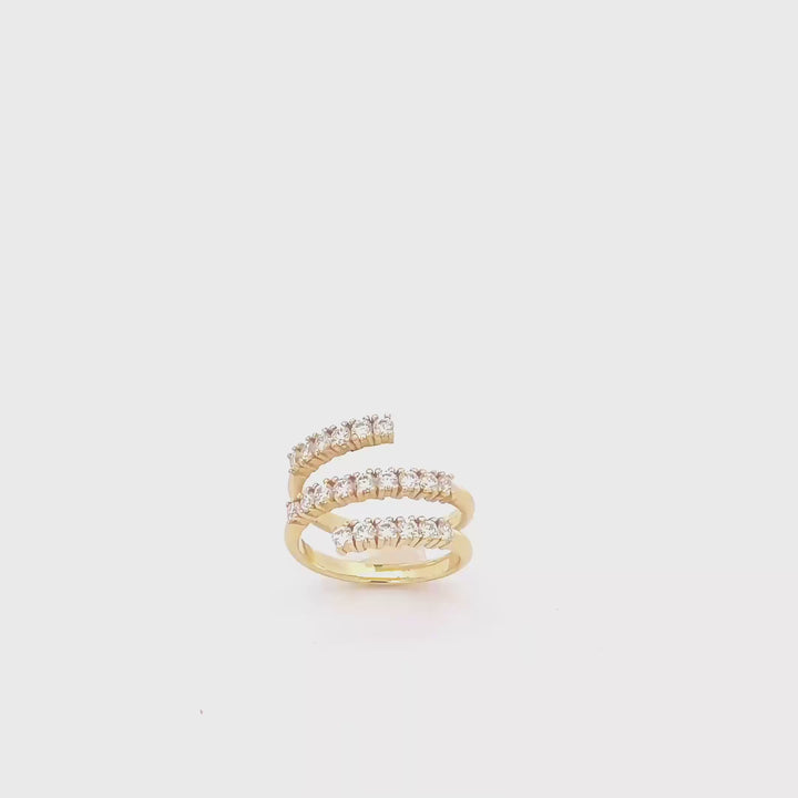 Luxurious Spiral Ring in 18K Gold