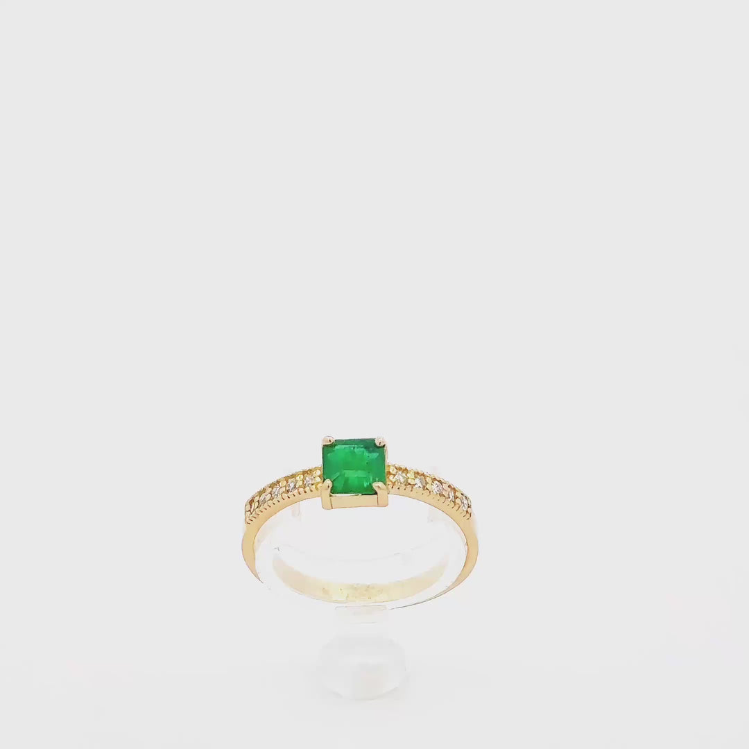 Gold Emerald Ring